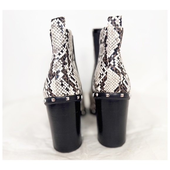 CHARLES DAVID Dodger White Black Snakeskin Print Duke Ankle Boots Size 8 NEW - Picture 4 of 8